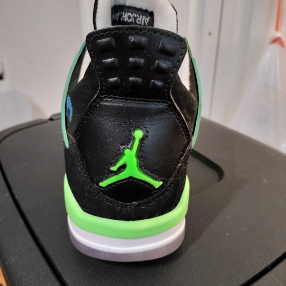 Jordan Retro 4 Superman Special Edition🦸 - Picture 12 of 15